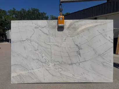 YOSEMITE FALLS · Quartzite · 3 cm · — · 127 1/2" x 79"