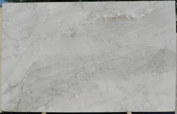 WHITE CALIFORNIA EXTRA · Quartzite · 3 cm · Polished · 127 1/2" x 81"
