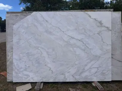 CALLACATTA SILVER DELICATO · Quartz · 3 cm · — · 106" x 75"