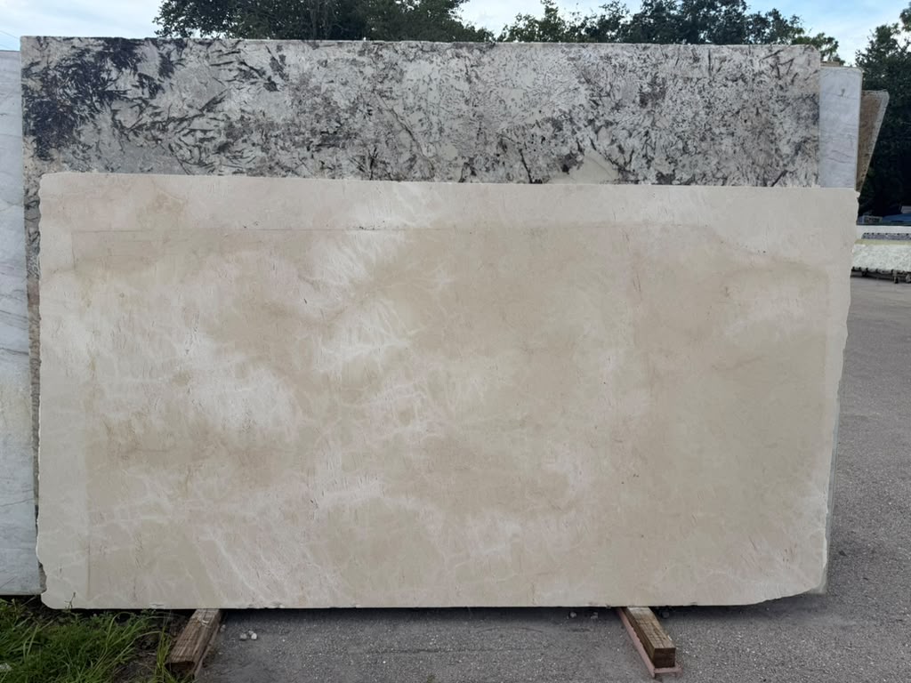 Crema marfil (súper) · Marble · 3 cm · polish · 113" x 61"