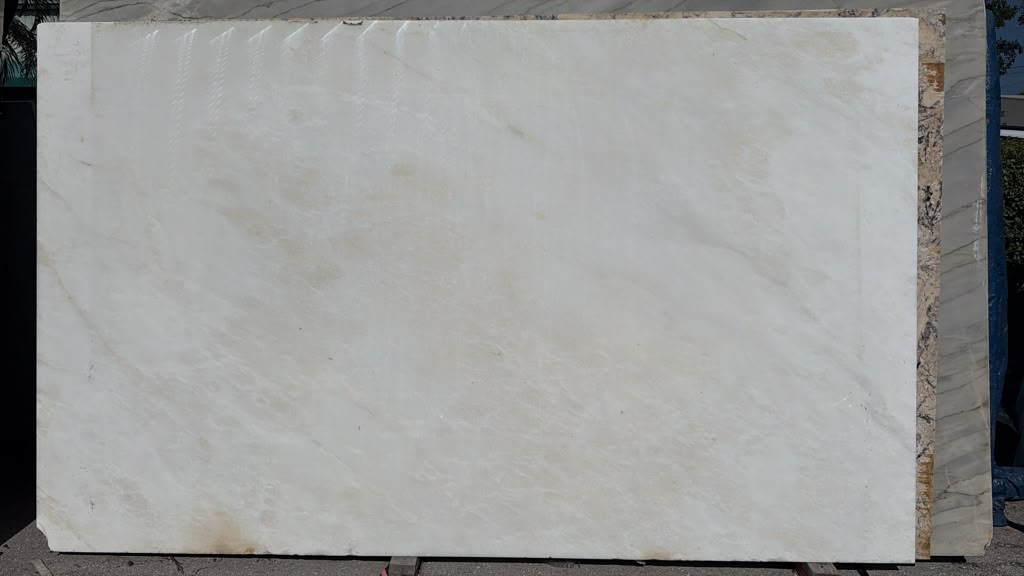 Mystery White Extra · Marble · 3 cm · polish · 121" x 74"