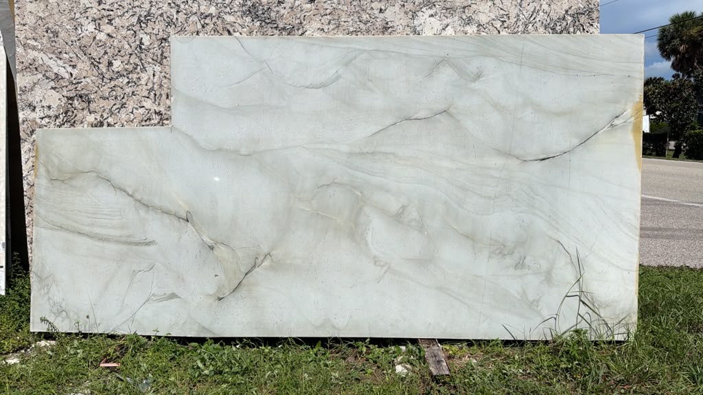 Macaubas Fantasy · Quartzite · 3 cm · polish · 96" x 58"