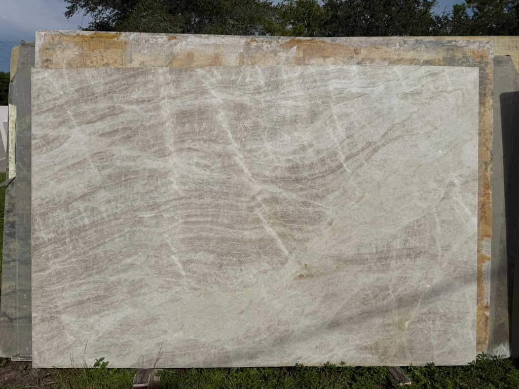 TAJ MAHAL · Quartzite · 3 cm · Polished · 107" x 72"