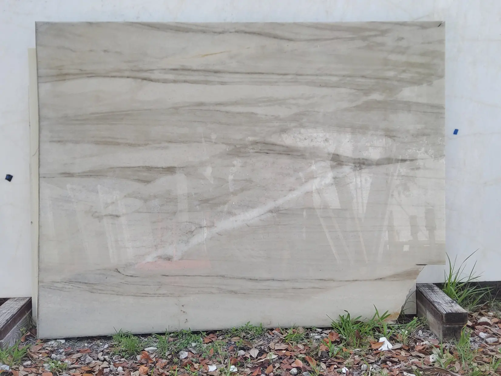 SOHO · Quartzite · 3 cm · polish · 67" x 50 1/2"