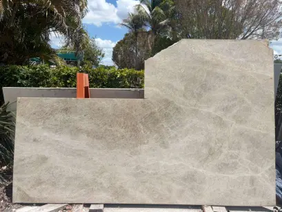 TAJ MAHAL · Quartzite · 3 cm · — · 113" x 45 1/2"