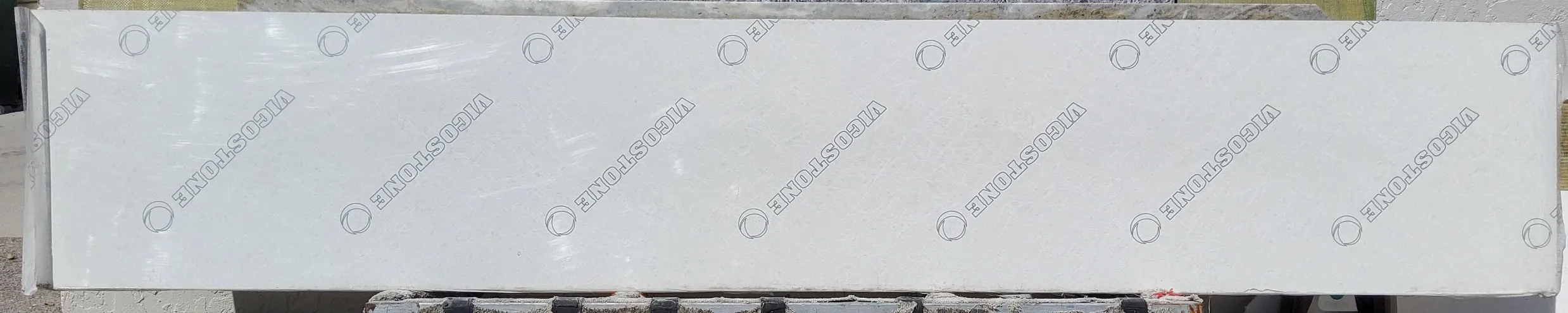 Pompeii Sollight · Quartz · 3 cm · — · 130" x 23 1/2"
