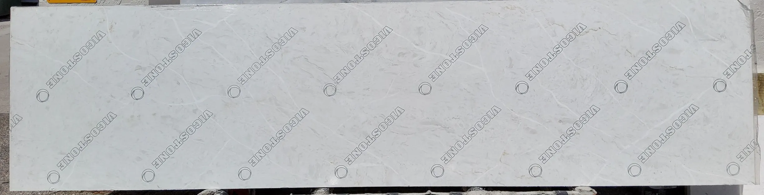 POMPEI REGALO · Quartz · 3 cm · — · 130" x 32 1/2"