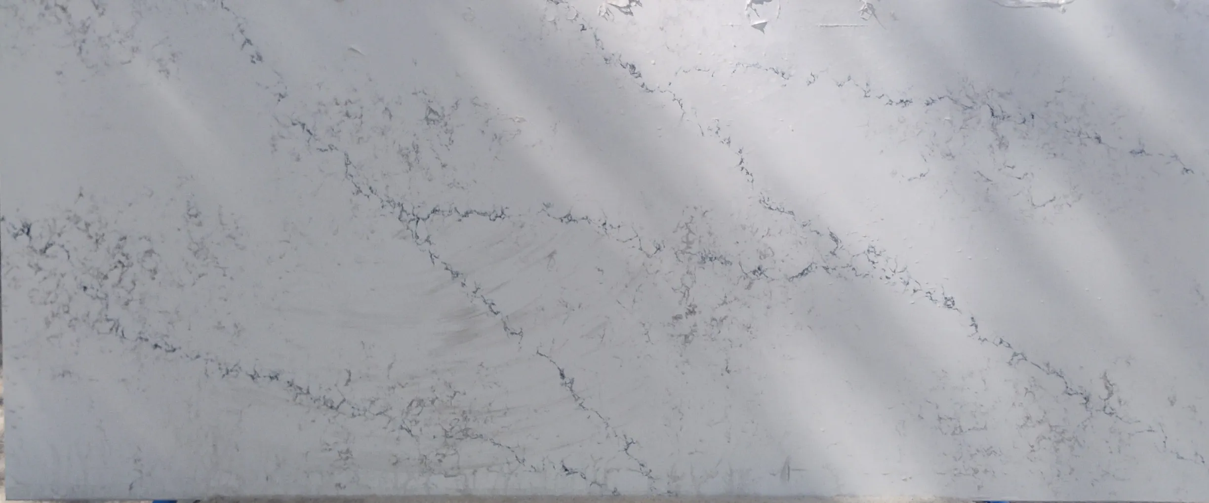 White Blossom · Quartz · 3 cm · — · 64" x 27"