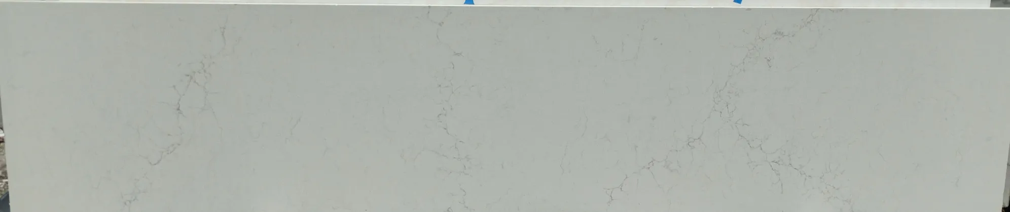 Venatino · Quartz · 3 cm · polish · 127 1/2" x 27 3/4"