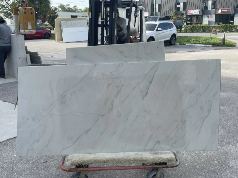 Calacatta Luxe · Quartzite · 3 cm · polish · 78" x 36"