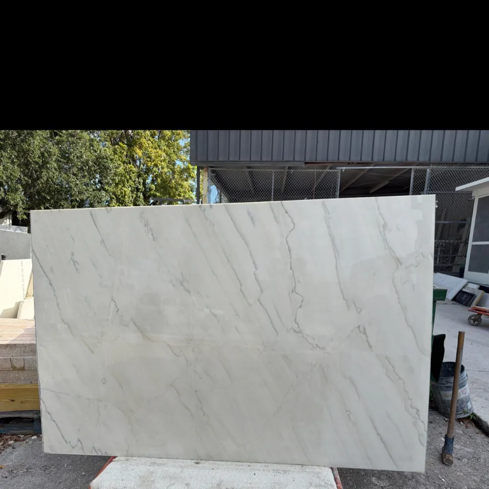 calacatta Luxe · Quartzite · 3 cm · polish · 79" x 53"