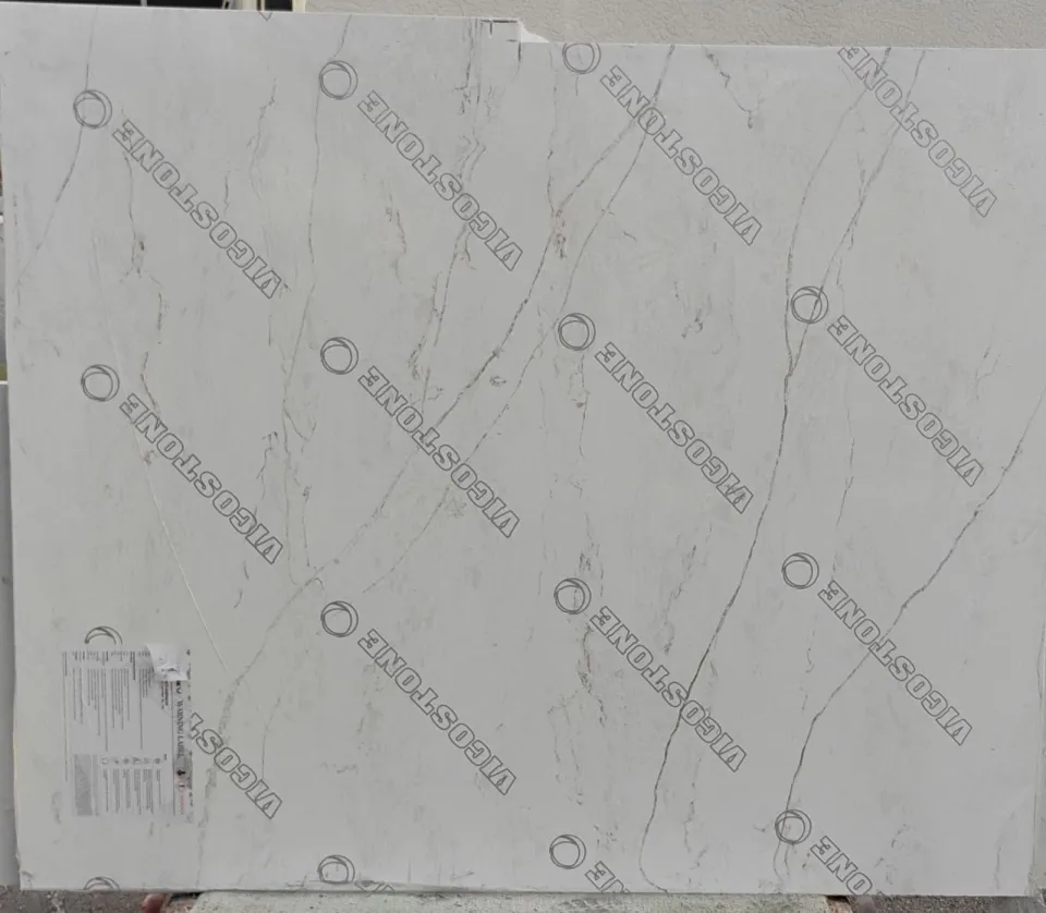 Bella Petra · Quartz · 3 cm · polish · 65" x 53 1/2"