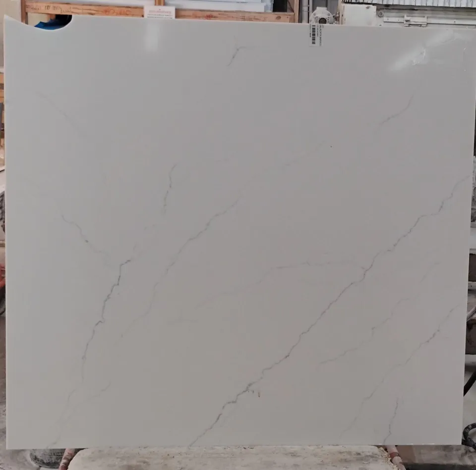Calacata Miraggio · Quartz · 3 cm · polish · 62" x 57"