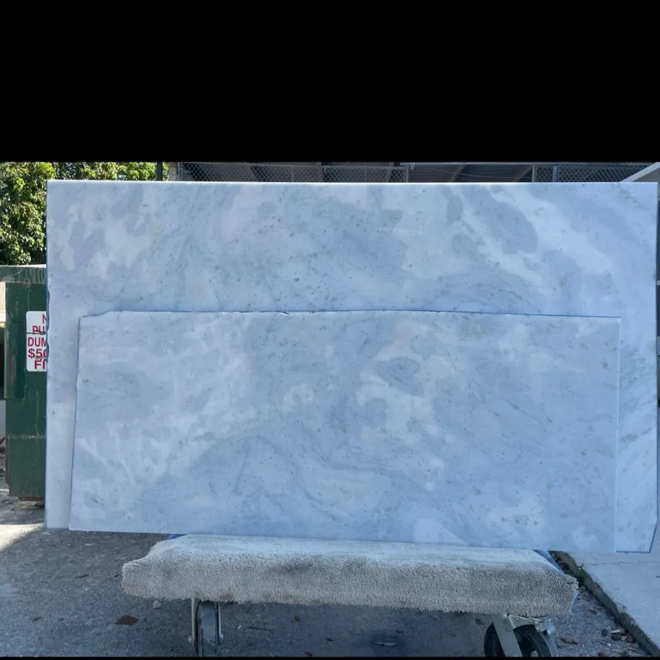 Cielo Bue · Quartzite · 3 cm · polish · 26 1/2" x 64 1/2"