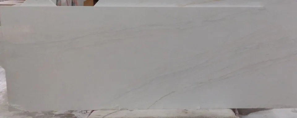 Adelaide · Quartz · 3 cm · polish · 82" x 32"