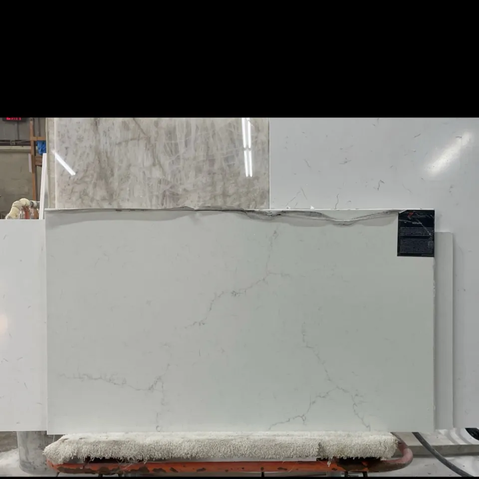 Marseille · Quartz · 3 cm · polish · 52" x 30"