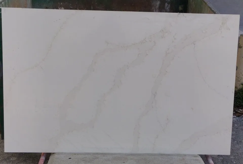 Calacatta imperiale · Quartz · 3 cm · polish · 62 3/4" x 39"