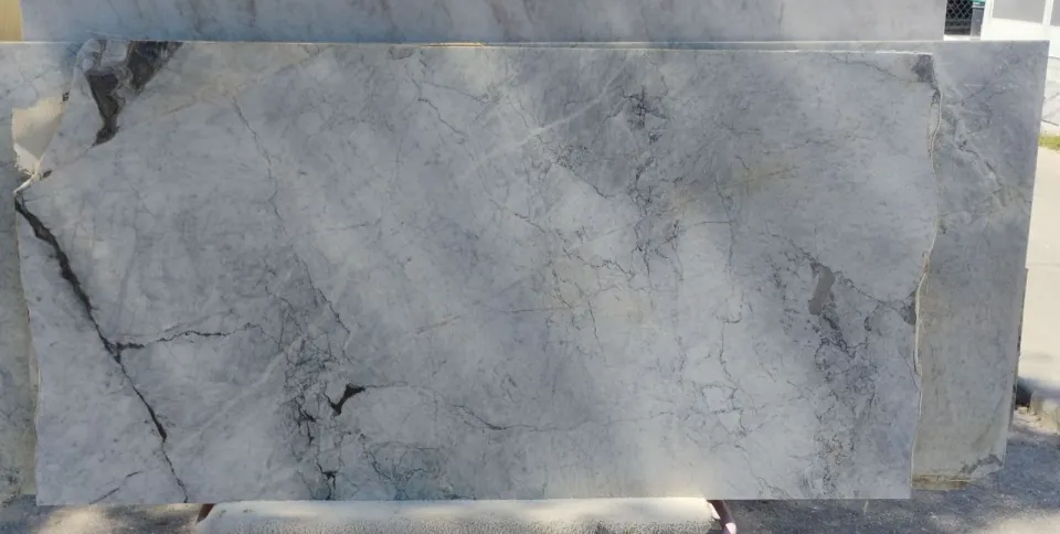 Valentina grey · Marmol · 2 cm · polish · 71" x 39 1/2"