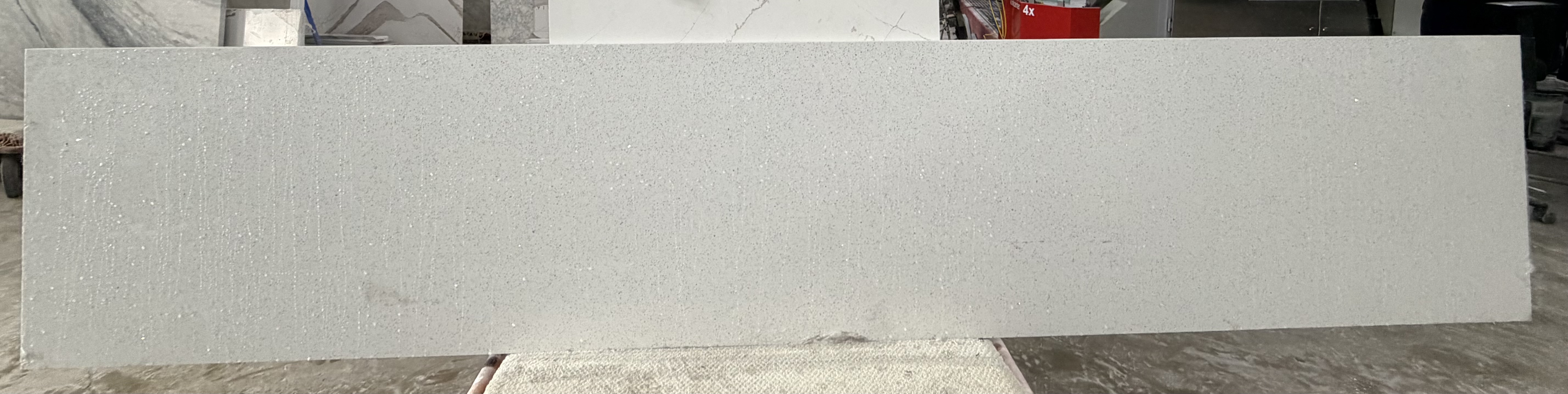 Sparkling white · Quartz · 3 cm · polish · 138 1/4" x 27 1/4"