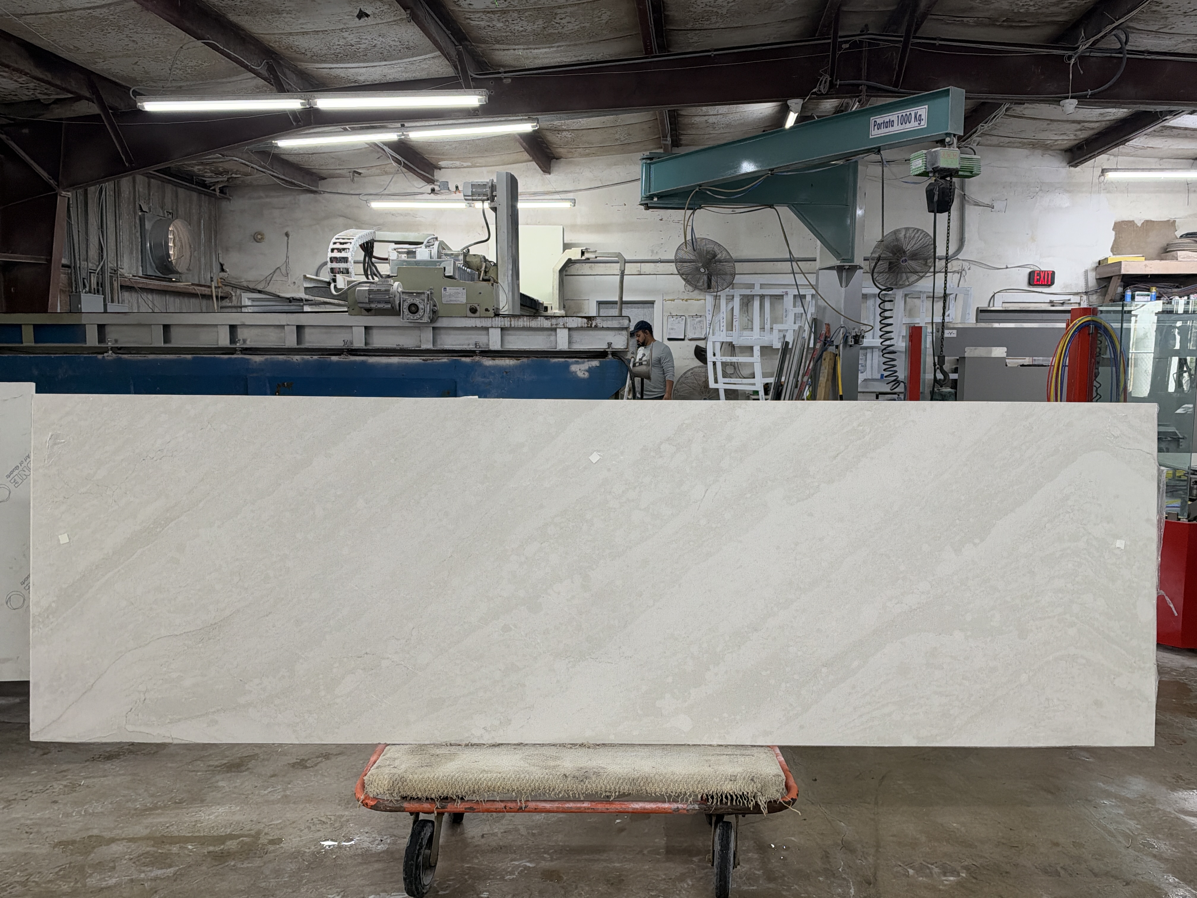 Traymore Bay · Quartz · 3 cm · polish · 132" x 40"