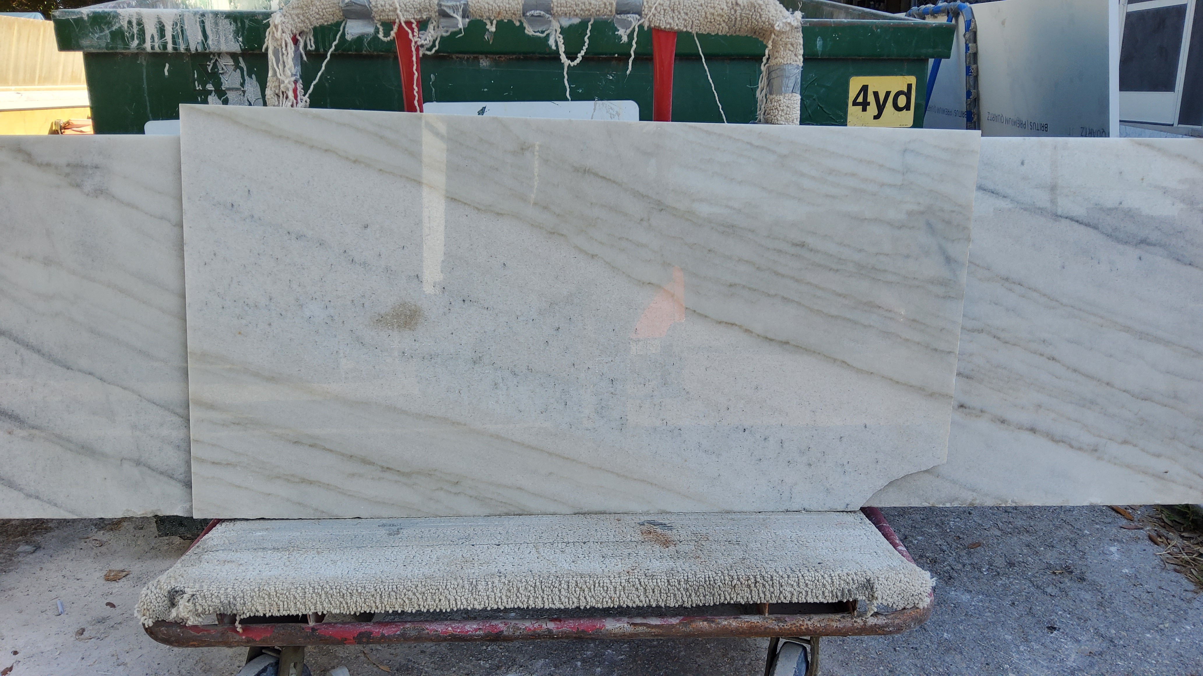 Gallant · Quartzite · 2 cm · polish · 51" x 26"