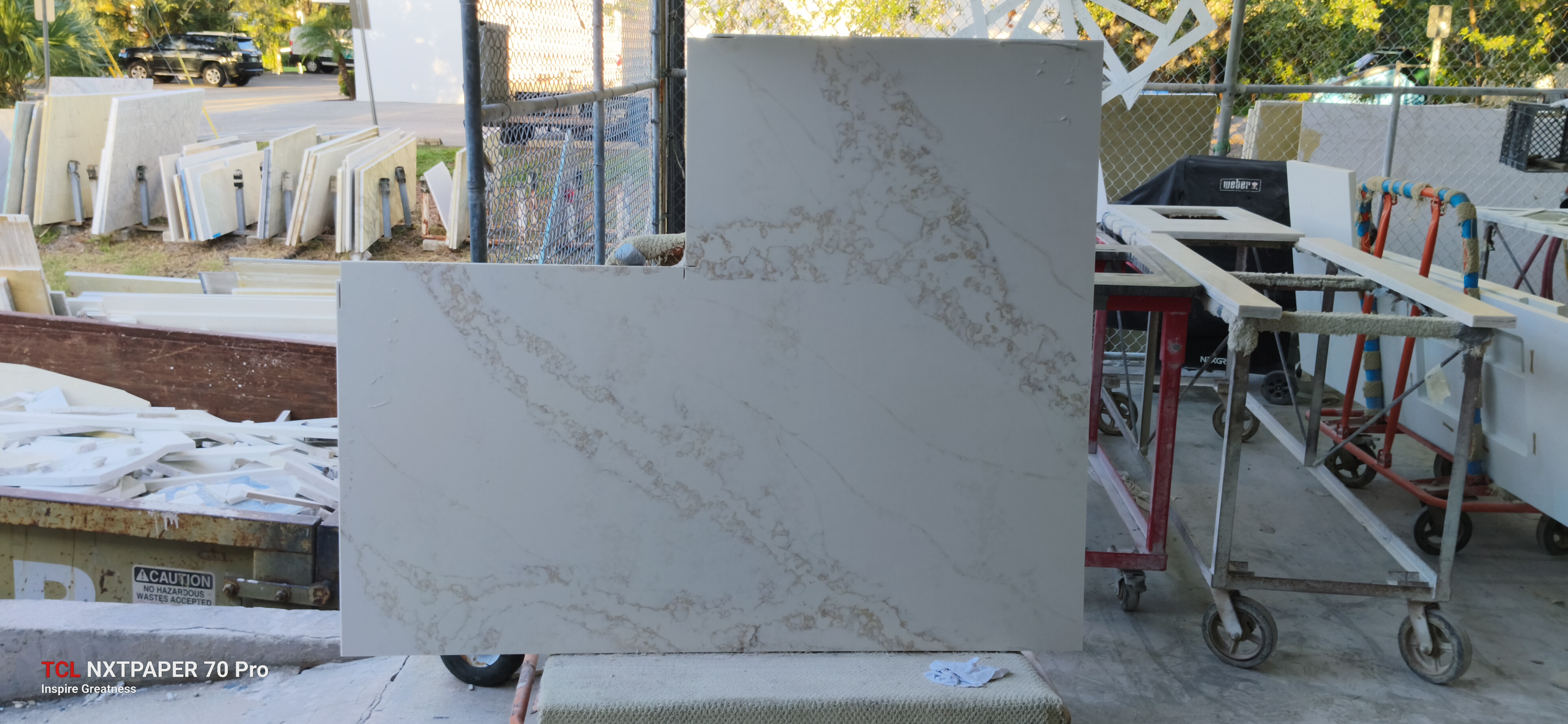Emanato pompell · Quartz · 3 cm · polish · 67" x 55"