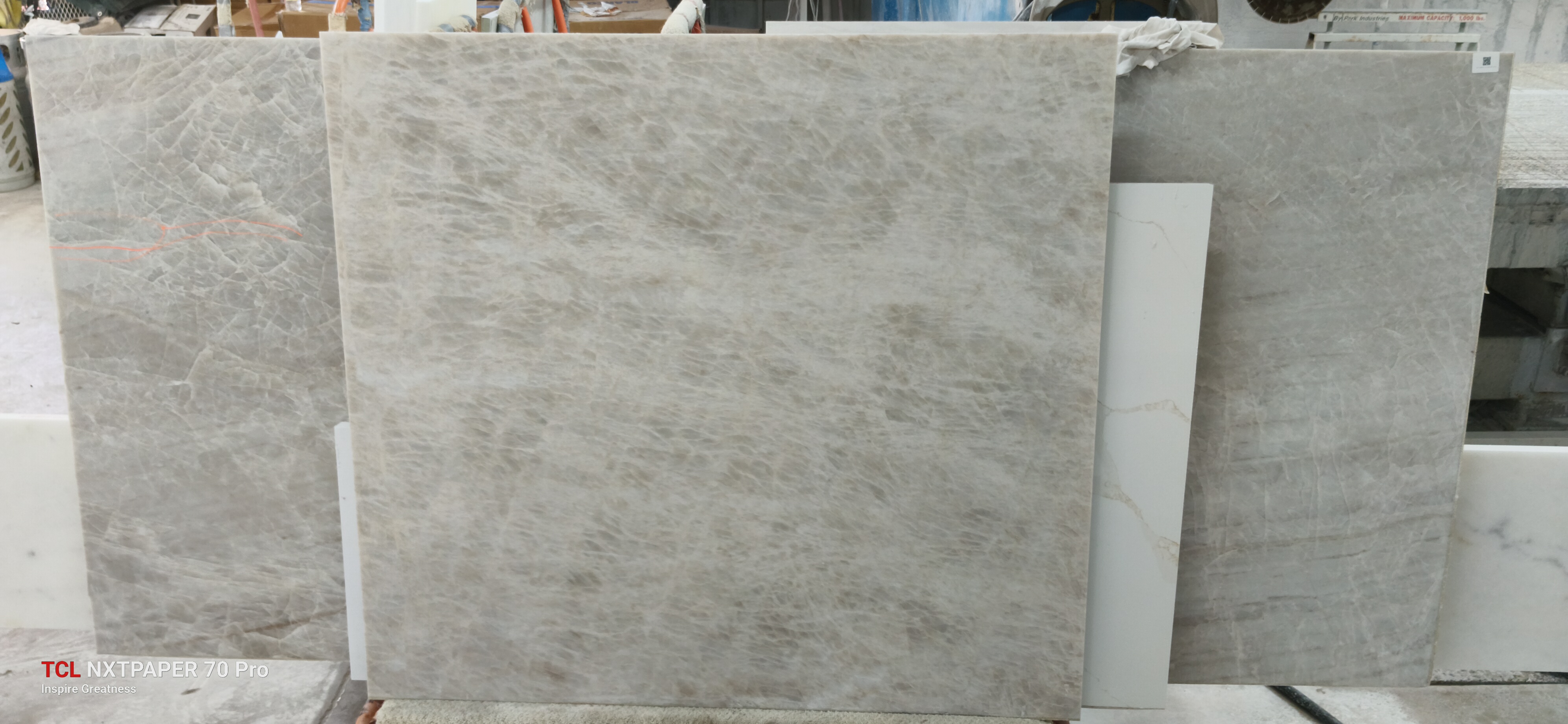 Taj mahal · Quartzite · 3 cm · polish · 46 1/2" x 43"