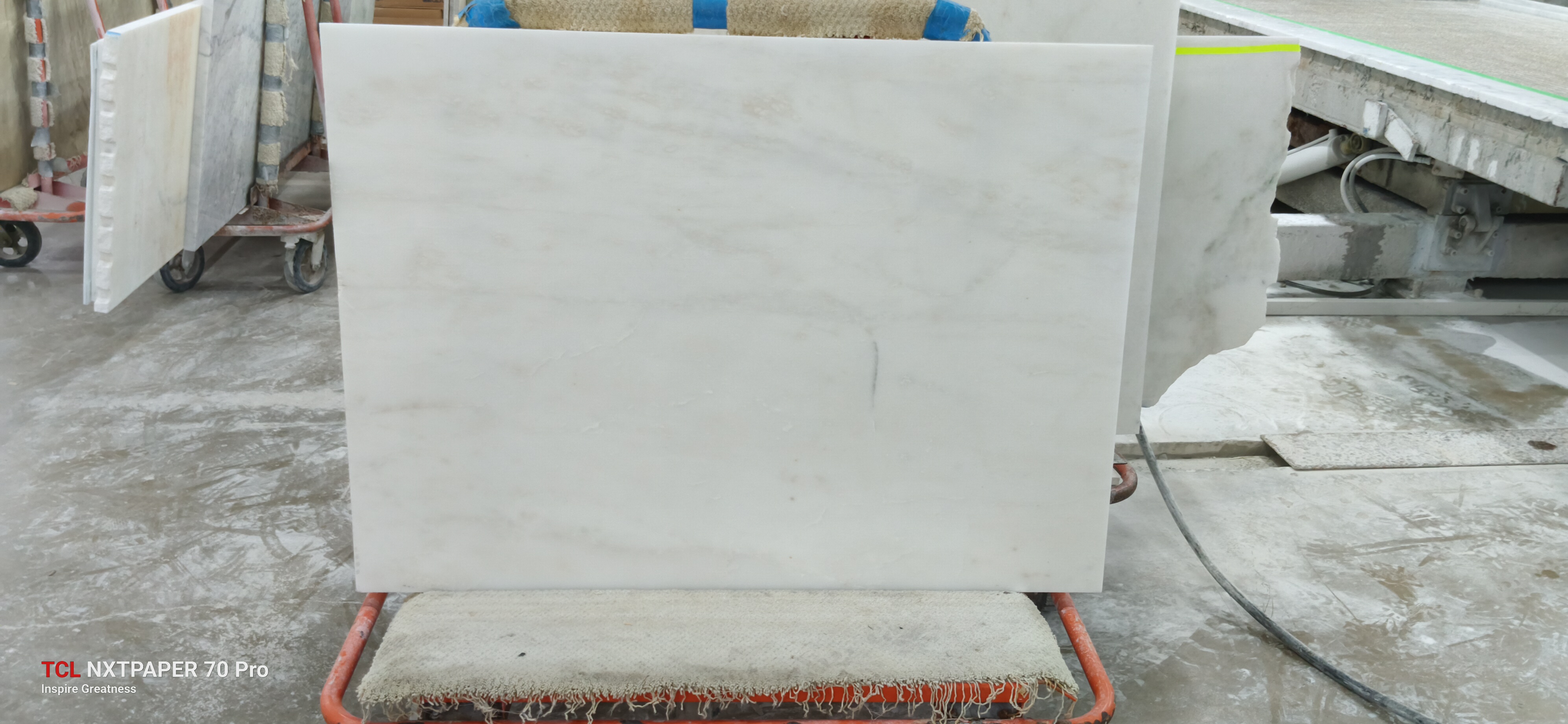 Mistery white · Marble · 3 cm · polish · 49 1/2" x 36"