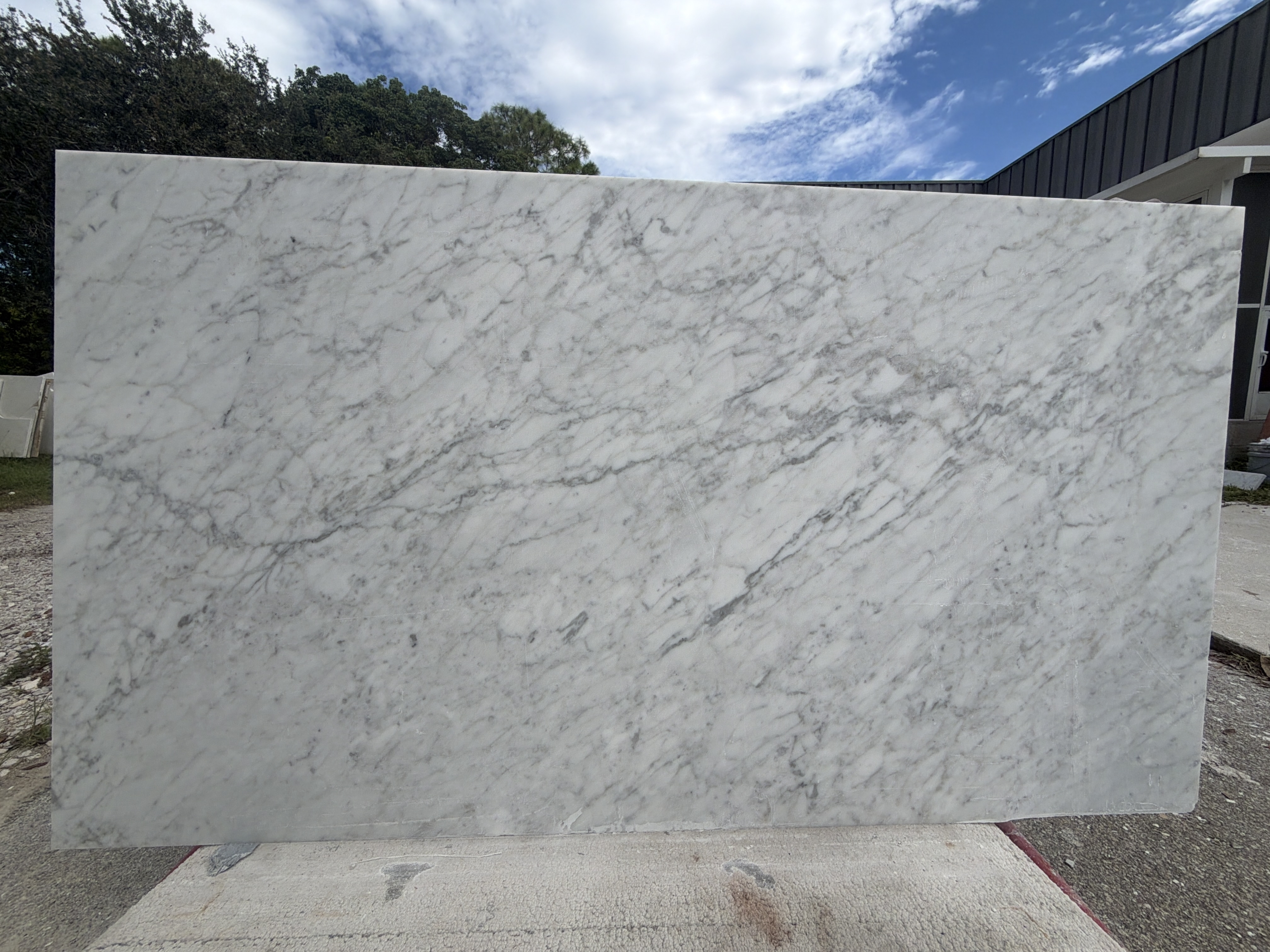 Carrara C Venatino · Marmol · 3 cm · polish · 63 1/2" x 33 1/2"