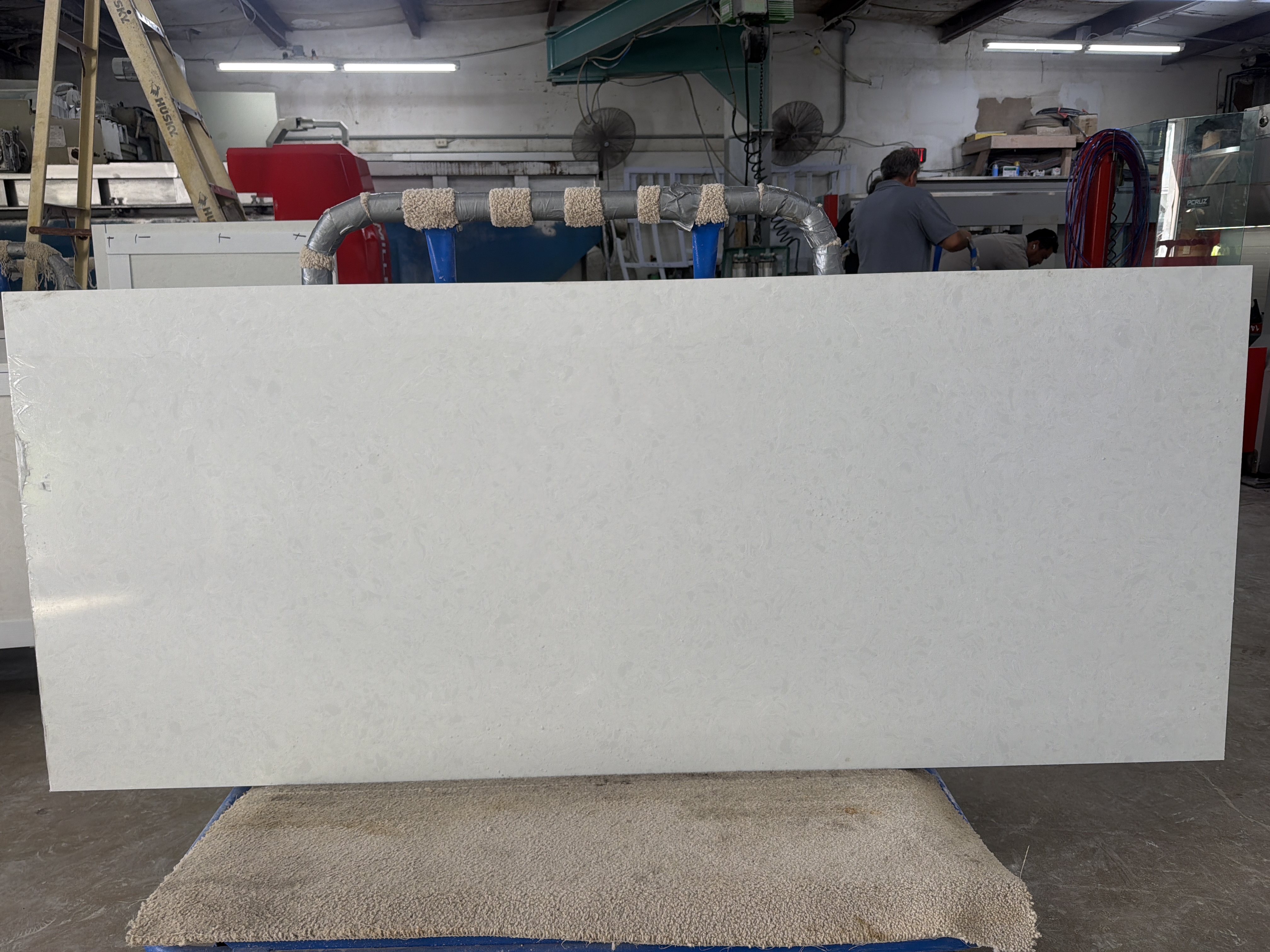 White cloud · Quartz · 3 cm · polish · 76" x 31 1/2"