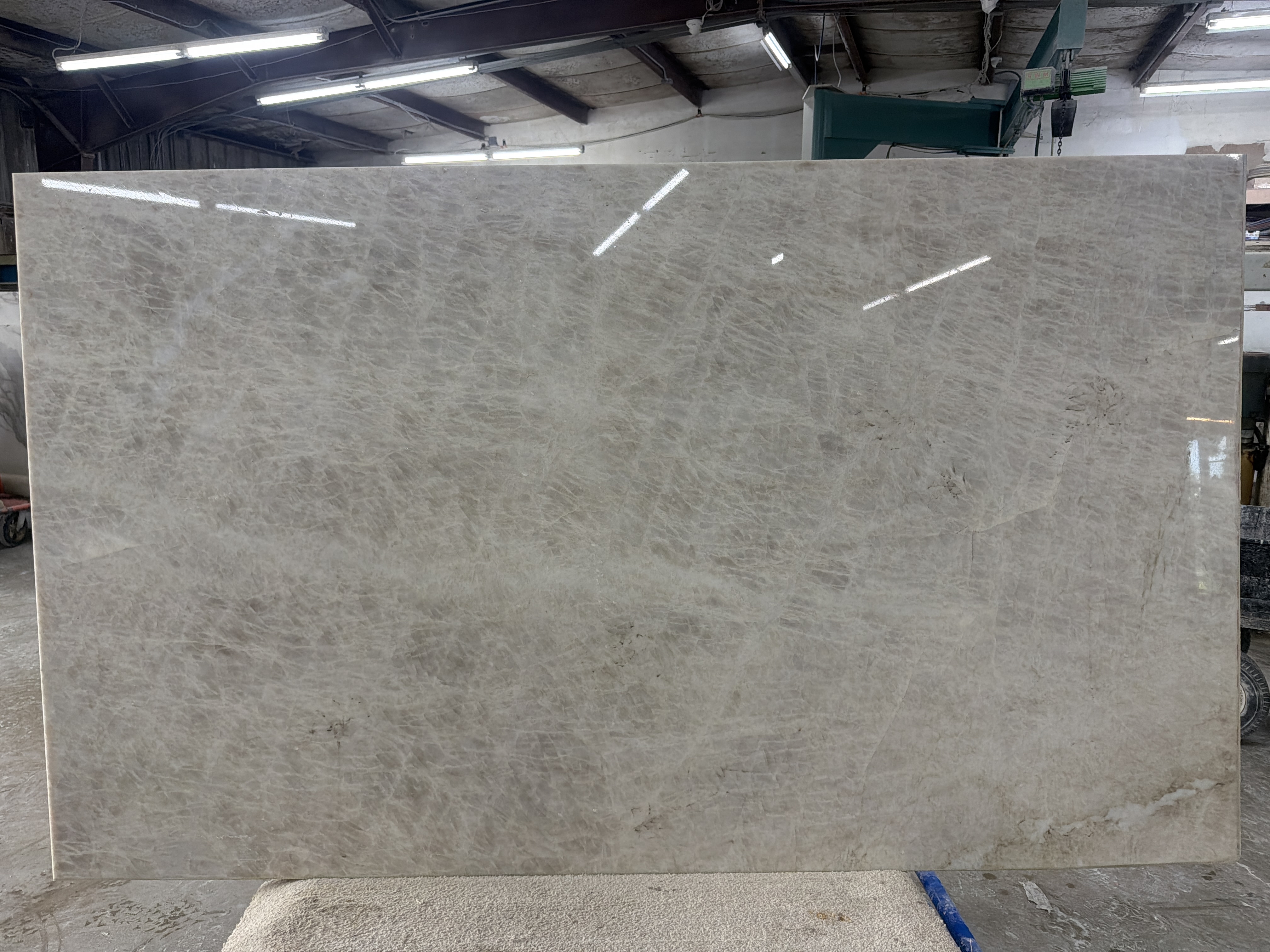 Taj Mahal · Quartzite · 3 cm · polish · 58" x 48"
