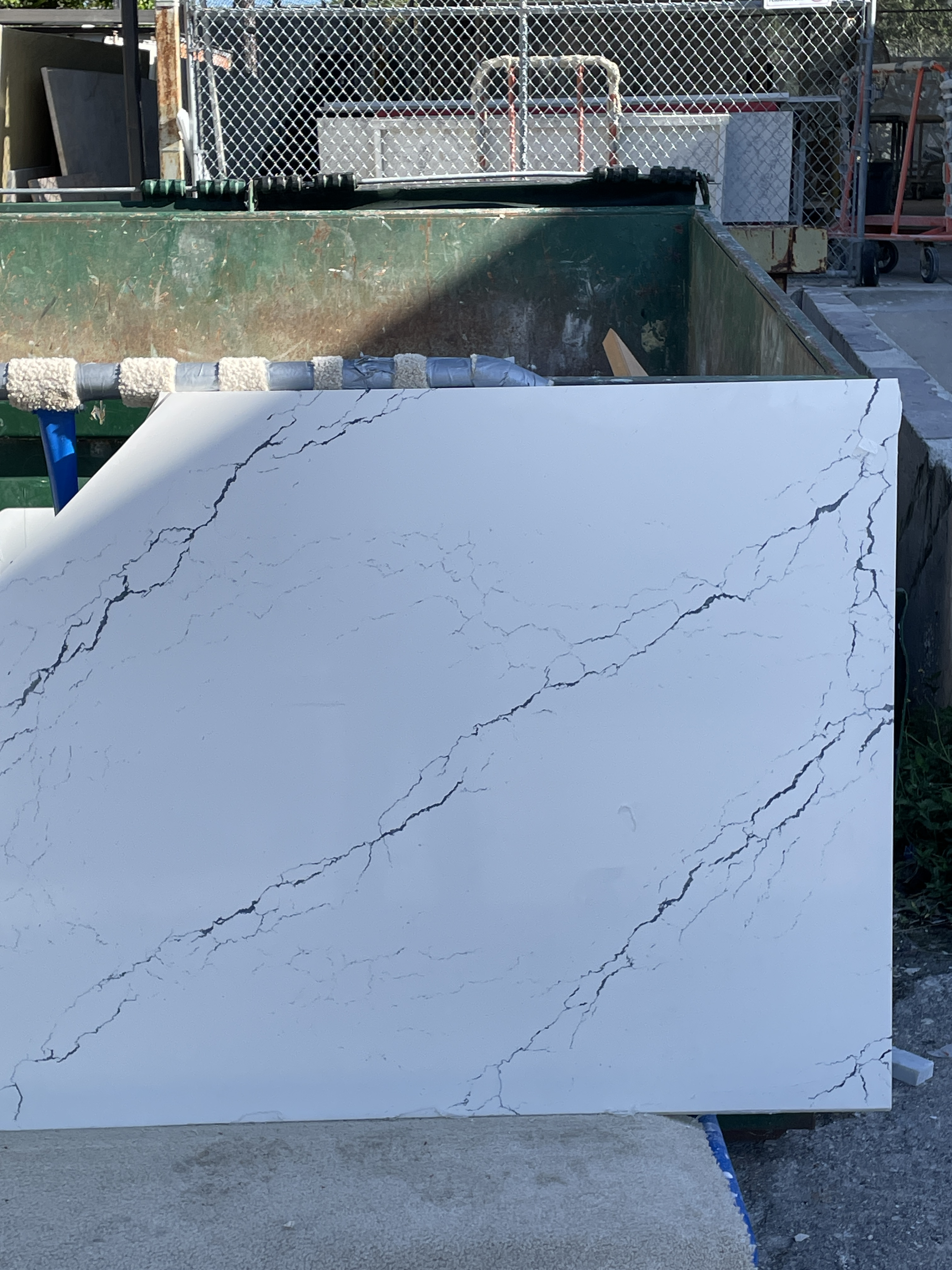 Cambria Inverness · Quartz · 3 cm · polish · 34 1/2" x 35 1/2"
