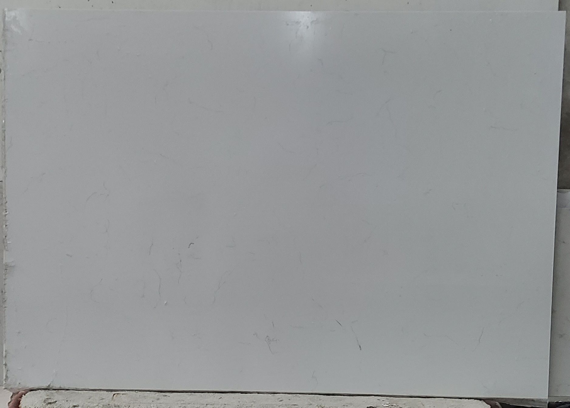 Bianco Aspen · Quartz · — · — · 35 1/2" x 51 1/2"