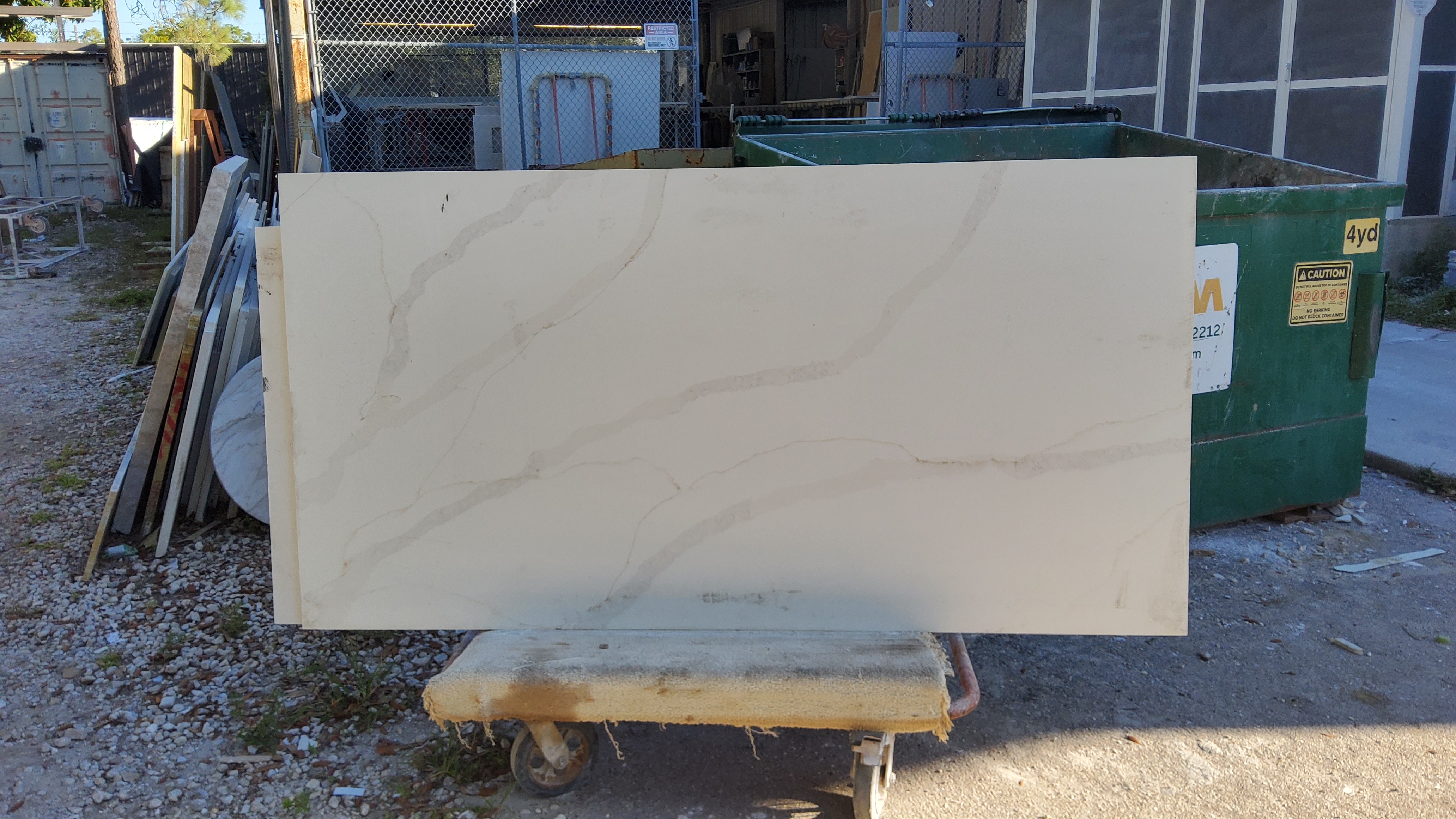 Salora Gold · Quartz · 3 cm · polish · 79" x 41"