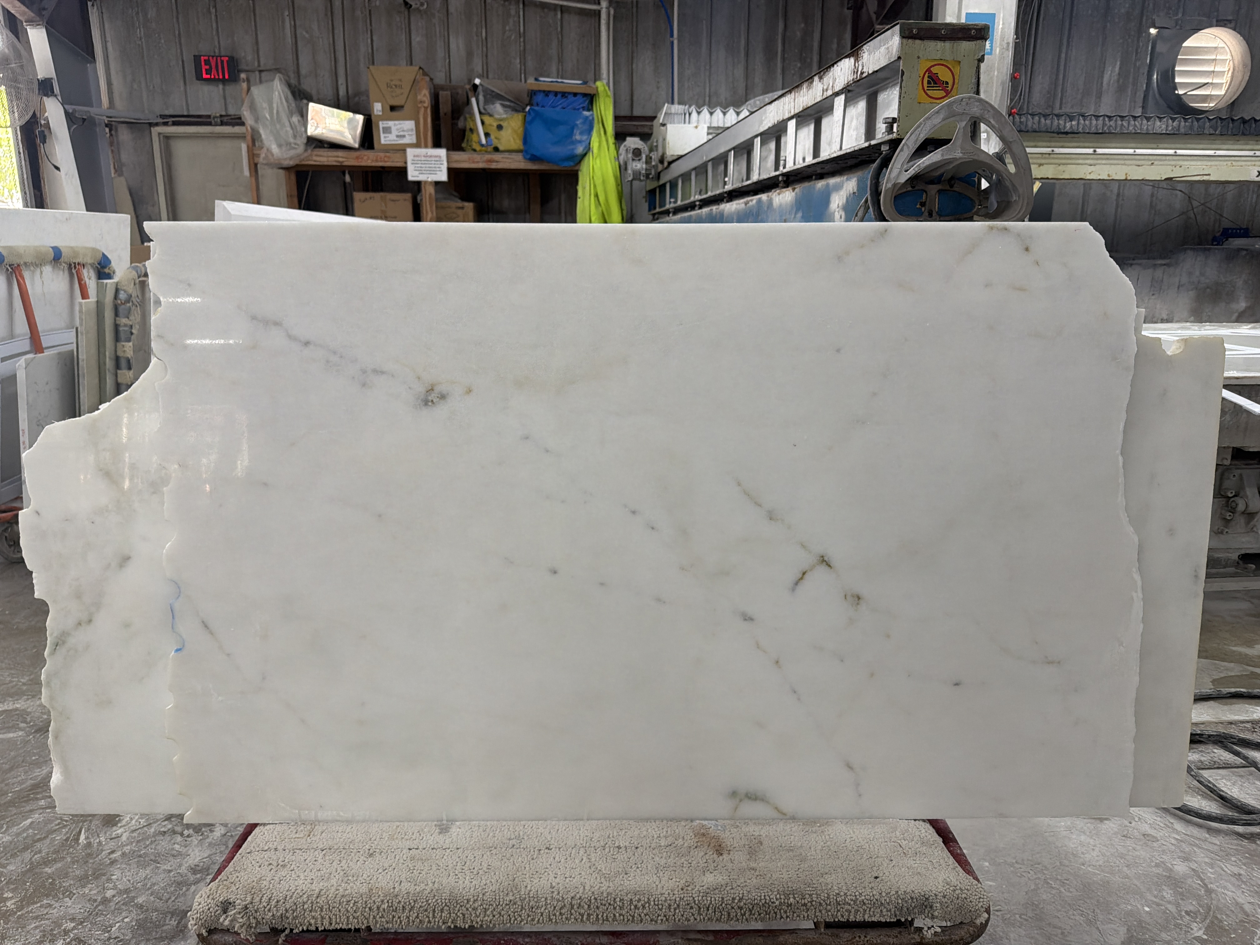 Calacata bolgheri · Marmol · 3 cm · polish · 58" x 38 1/2"